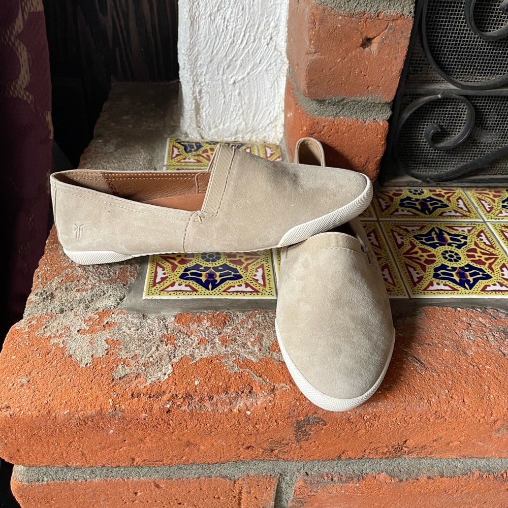 Frye Melanie slip on sneaker